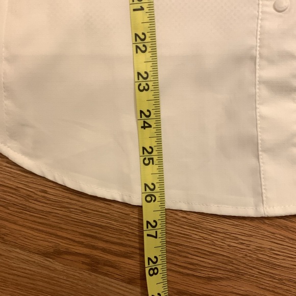 Women’s Columbia Light Weight Long Sleeve Vented Shirt - Picture 15 of 15